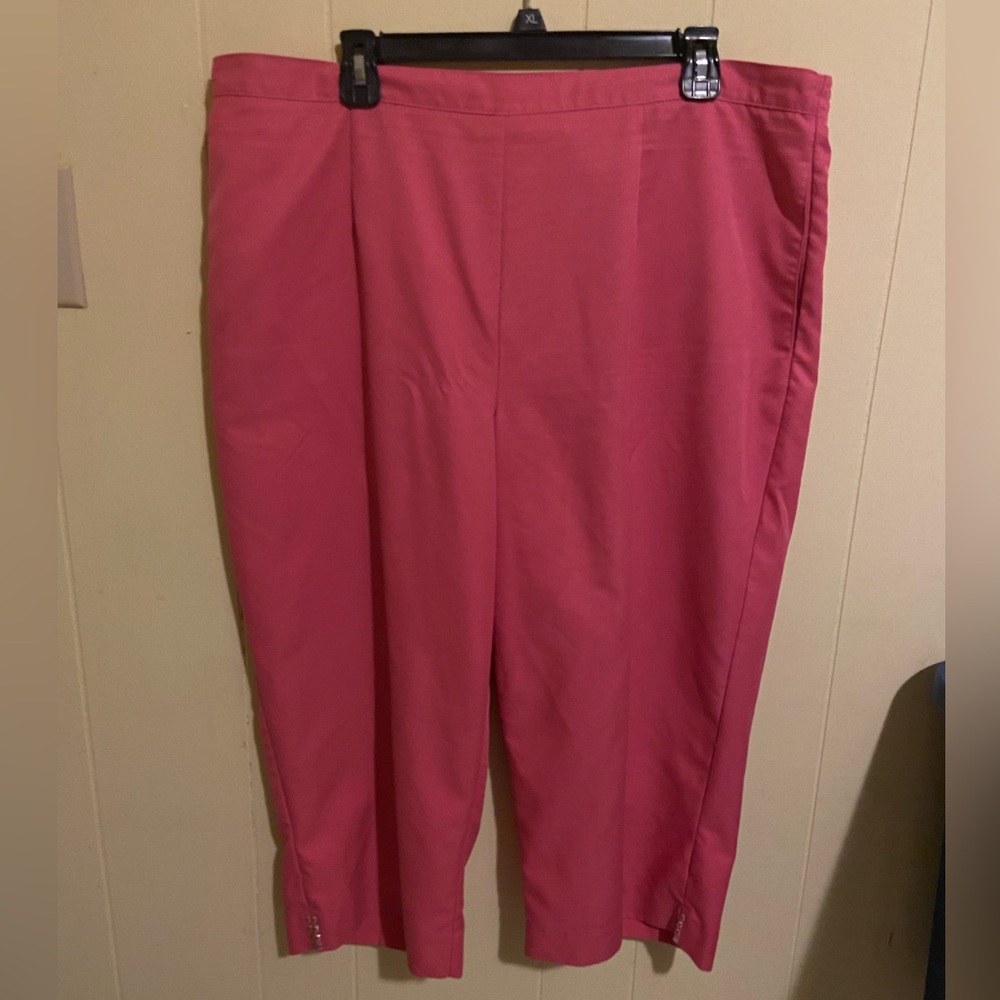 Alfred Dunner Hot Pink Capri Pants